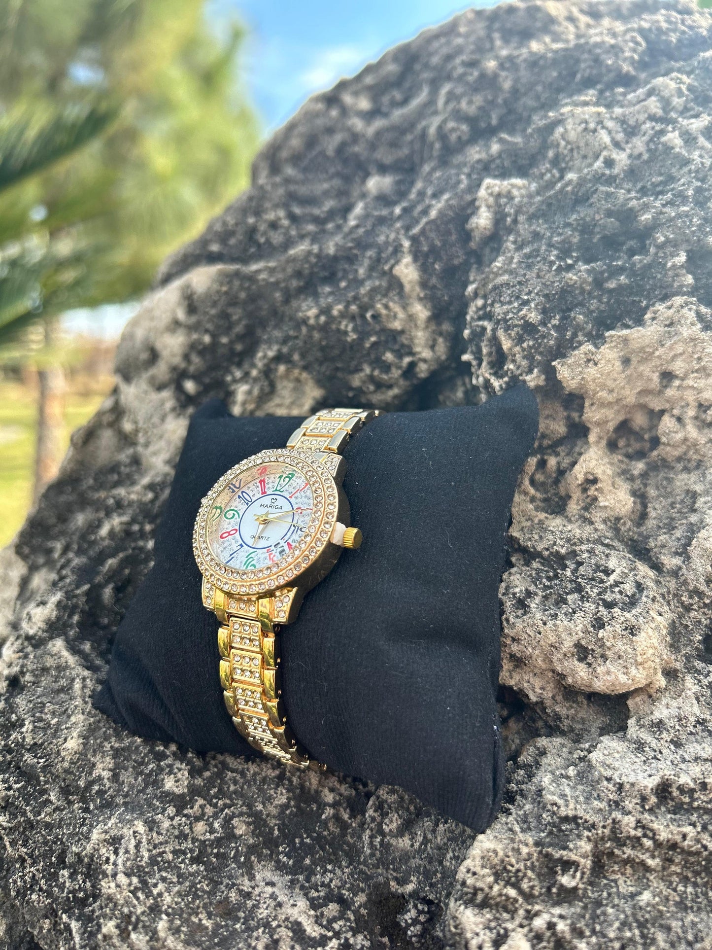 Women's Fashionable Waterproof Watches with Elegant Design.